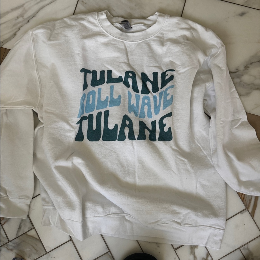 Gildan White Heavy Blend Sweatshirt Tulane University!